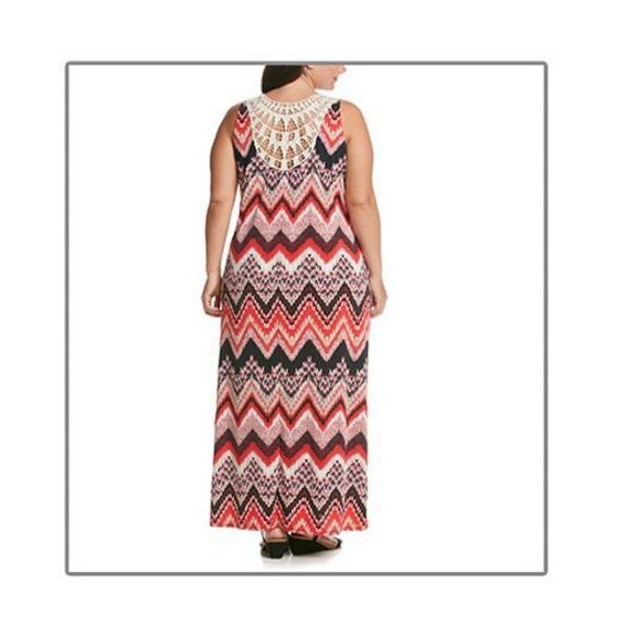 New! NOTATIONS Chevron Print Crochet-Back Detail Plus Size Maxi Dress Size 1X - Picture 3 of 4
